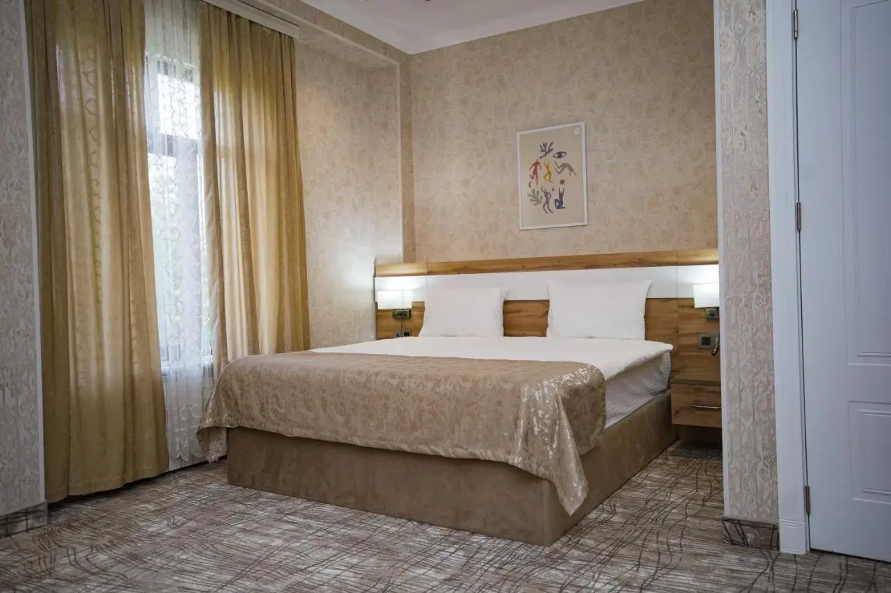 LakeSide Hotel & Spa