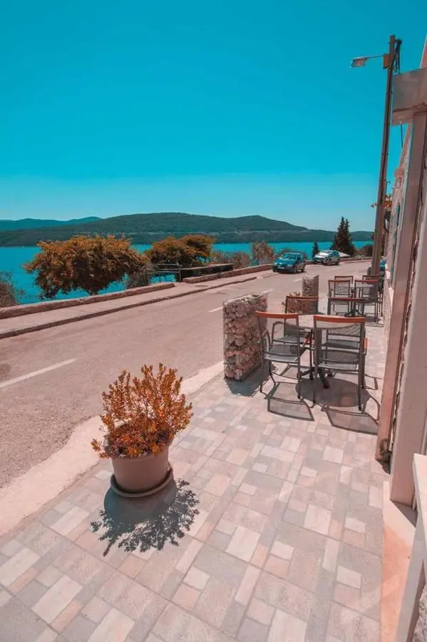 Villa Raguž sa Privatnom plažom i Garažom