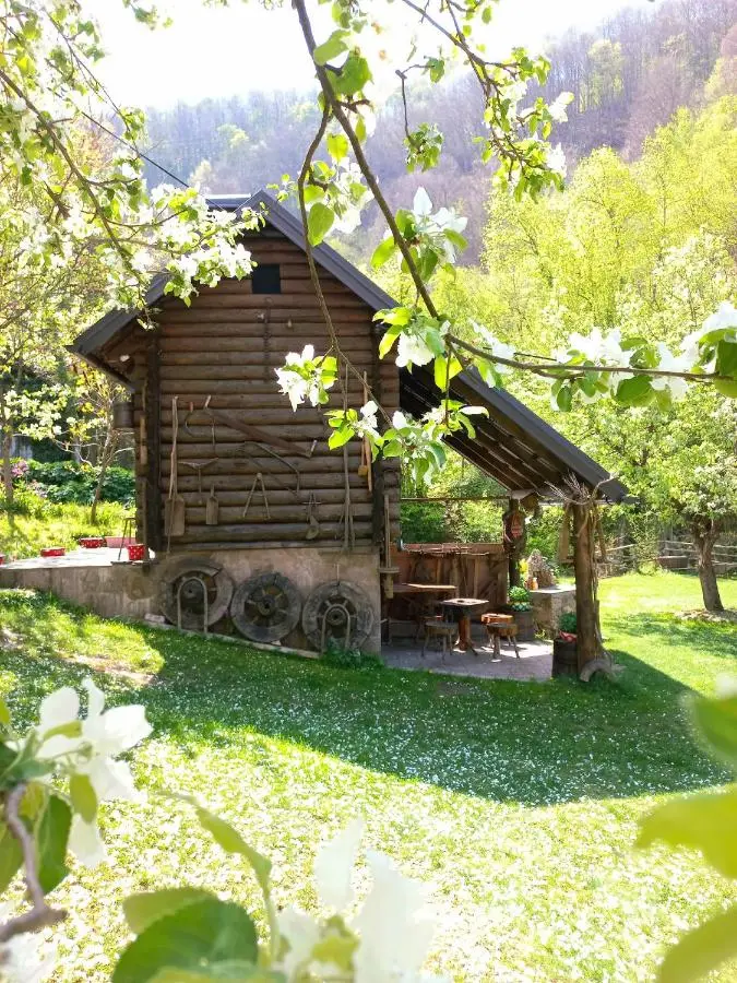 Janjske otoke - smještaj na selu (Milorad Piljić)