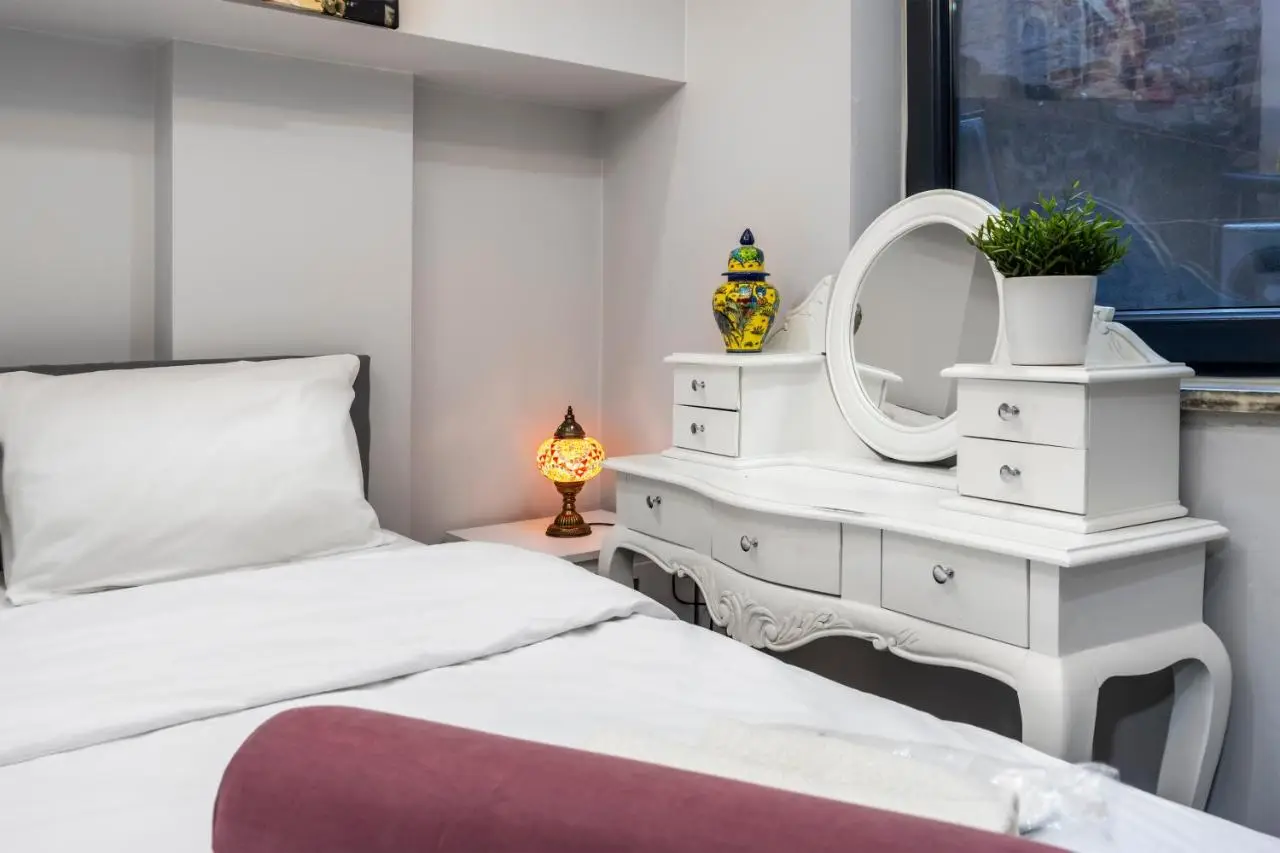 AYKA APART SUiTES OLD CITY