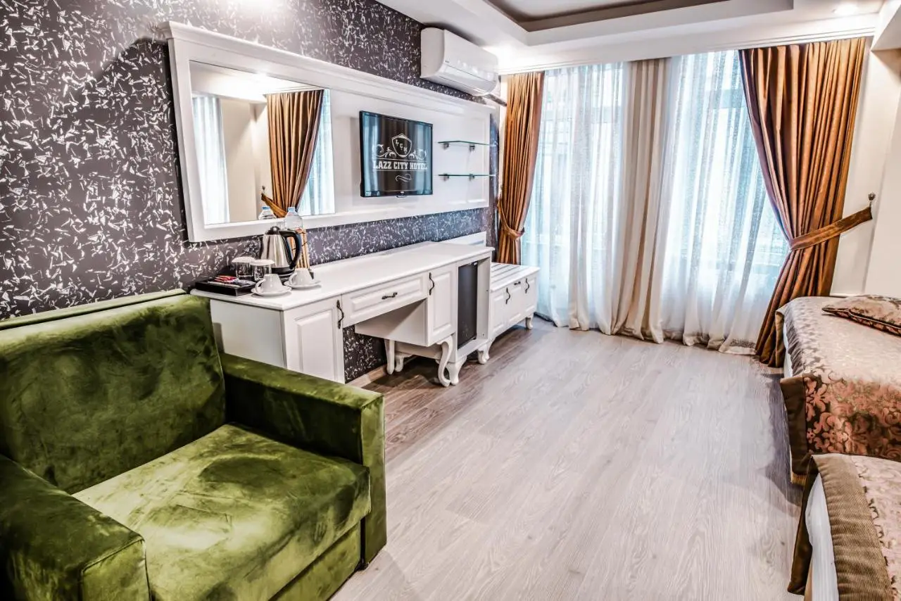 Lazz City Hotel
