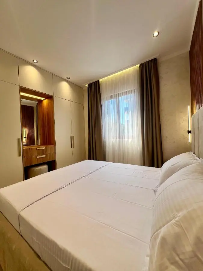 Kamberi Hotel & Apartments