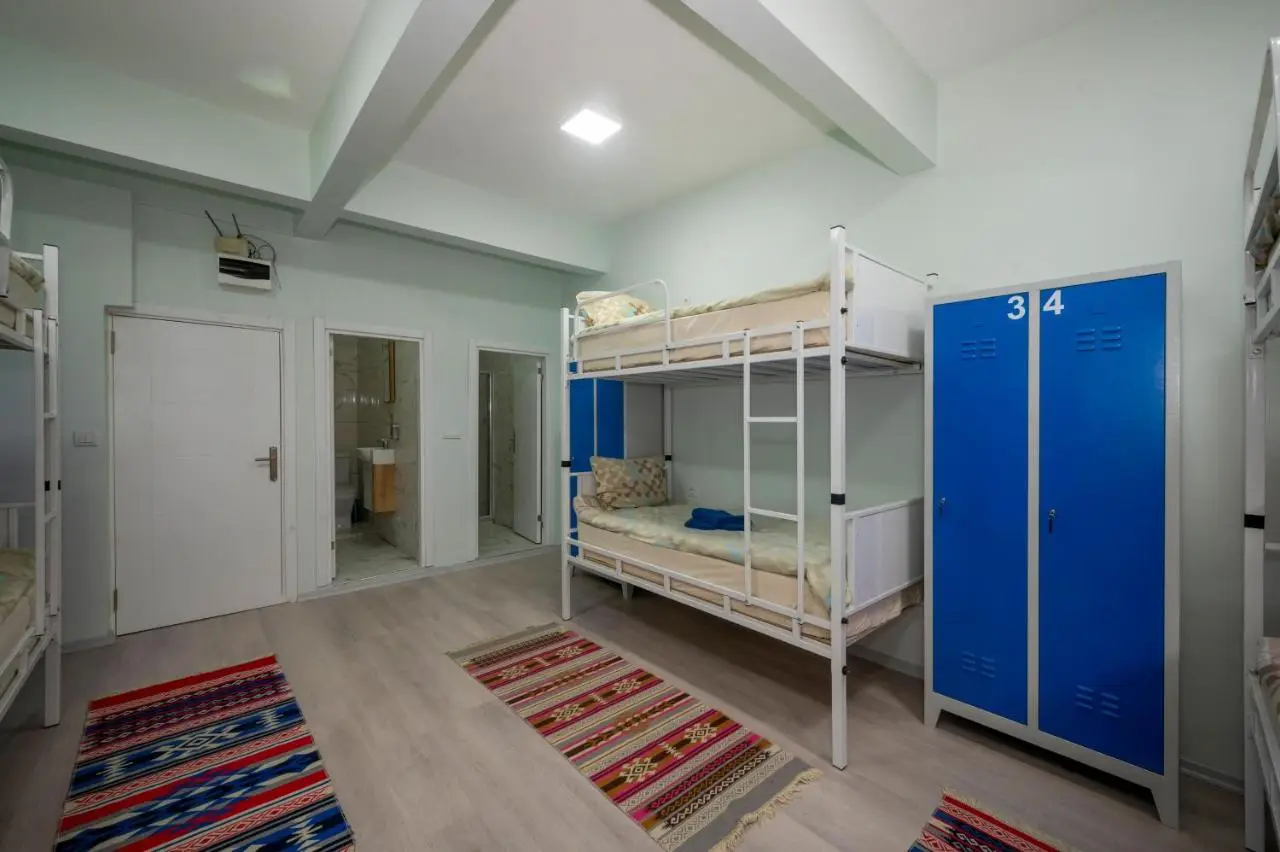 XALİLA HOSTEL & CAFE, MEN's ROOM, BEST IN ISTANBUL ,