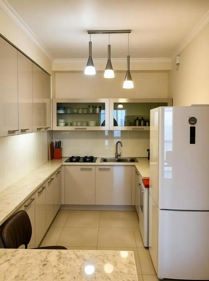 Spacious 2BR Apartment - Balcony & Prime Location