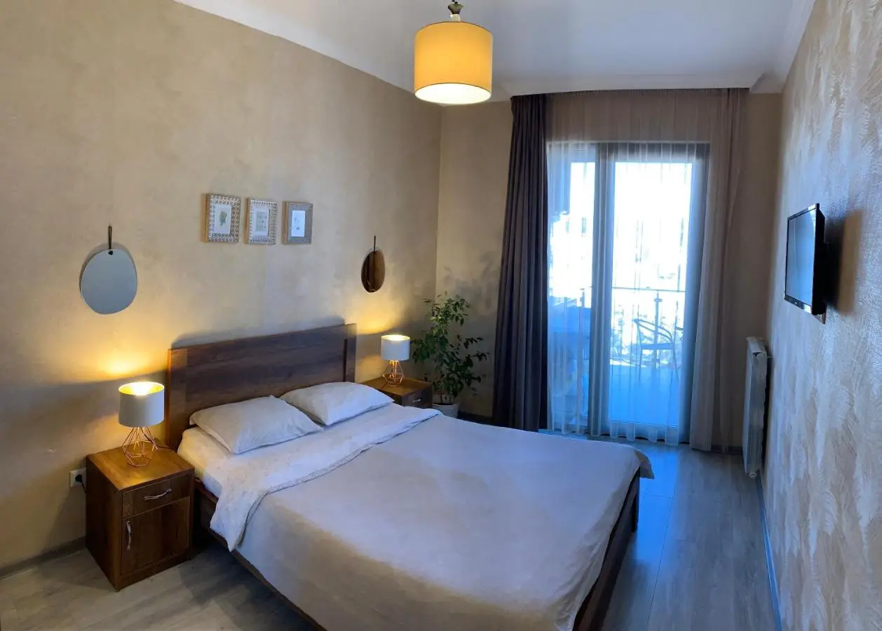 Ameri Plaza Green Apartments