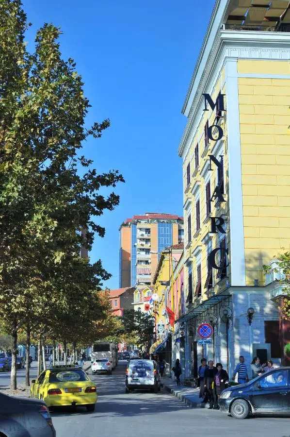 MonarC Hotel