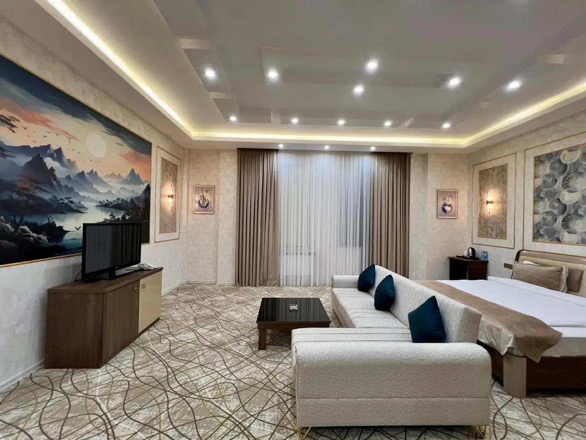 Royal Mansion Hotel