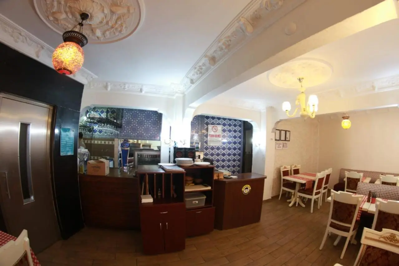 Ares Hotel