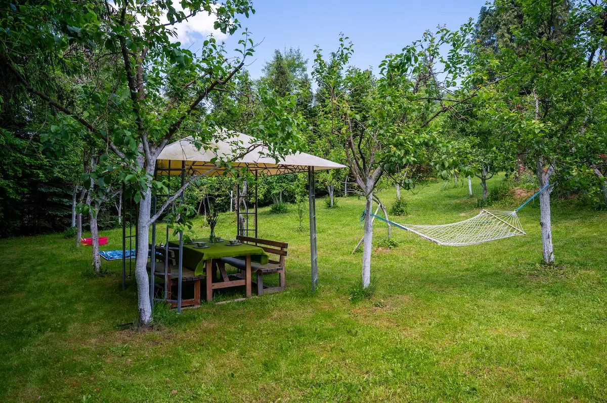 6BDR Holiday Nest - Green Aris