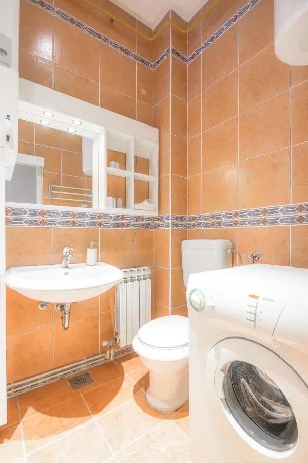 STUDIO APARTMENT SiLVER
