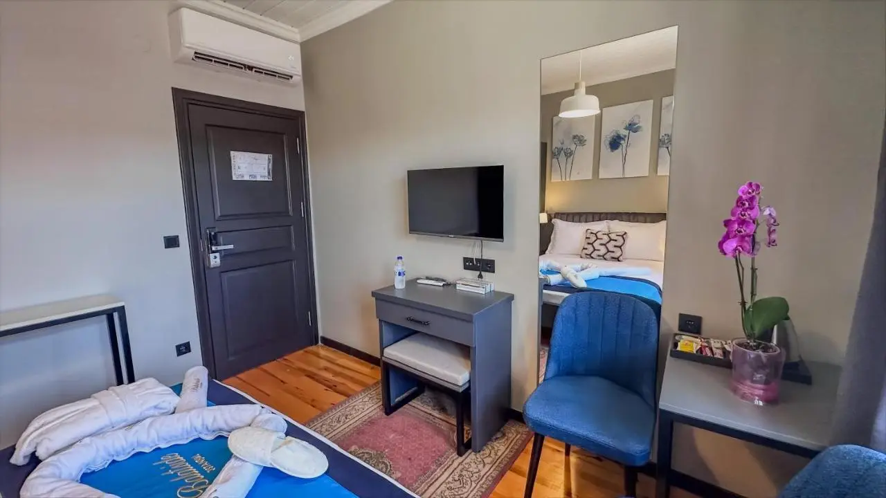 Balat Side Apart