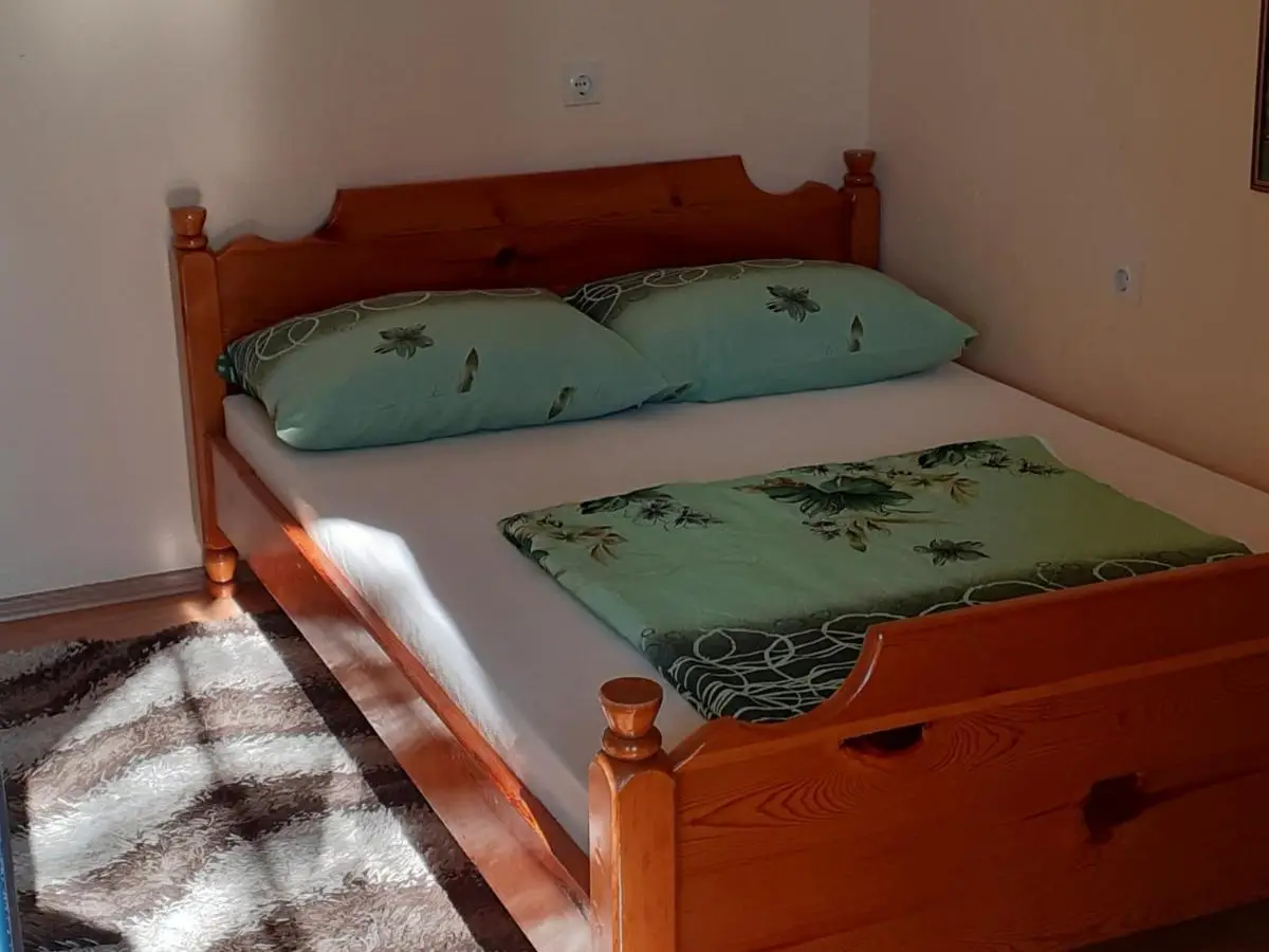 Smještaj na selu,porodica Gvozdenac