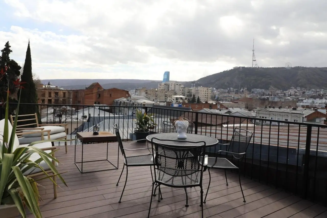 Telescope - Design 2BR Apartment wit Terrace