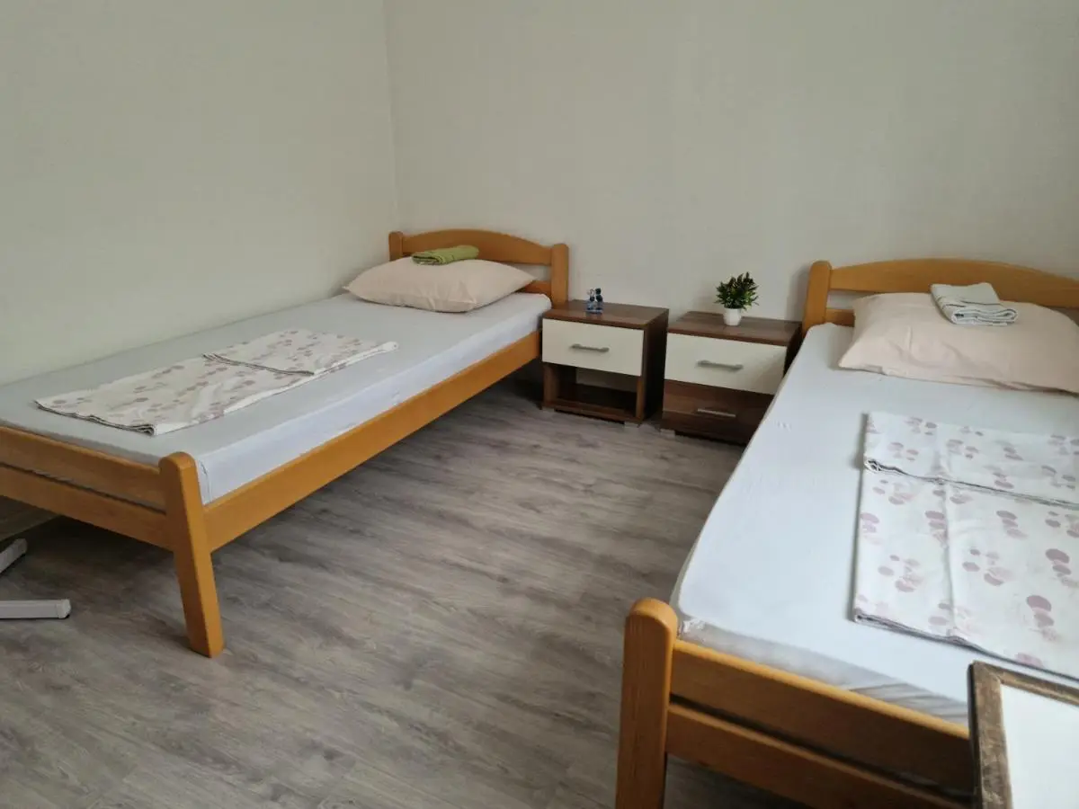 Visit Dreznica - Canyon Retreat