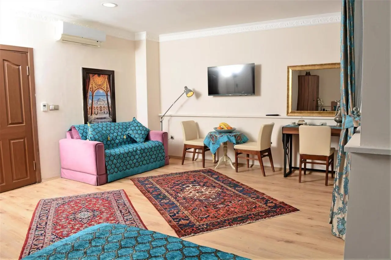 Sphendon Hotel