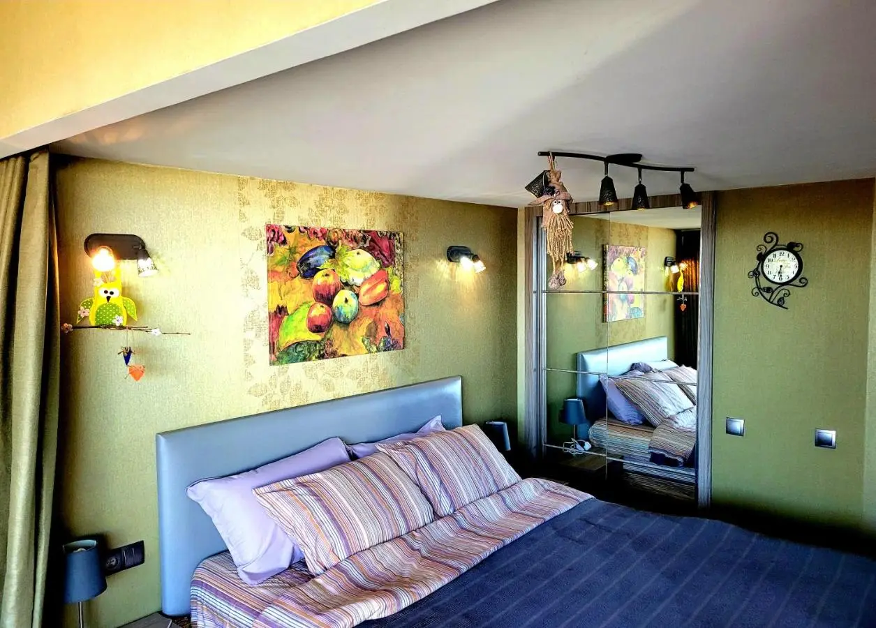2 levels penthouse with a SUNSET SEA VIEW! Balcony and window 8x4m!