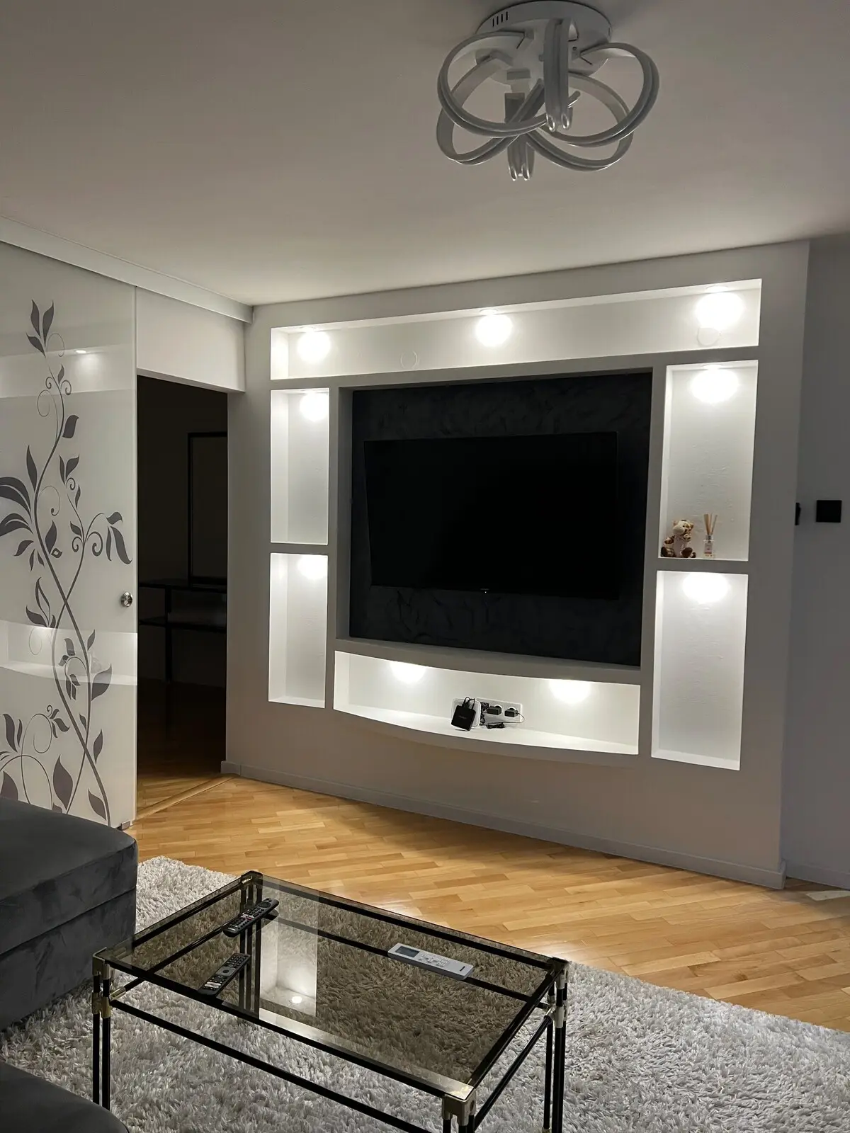 Luxury fresh renovated apartment