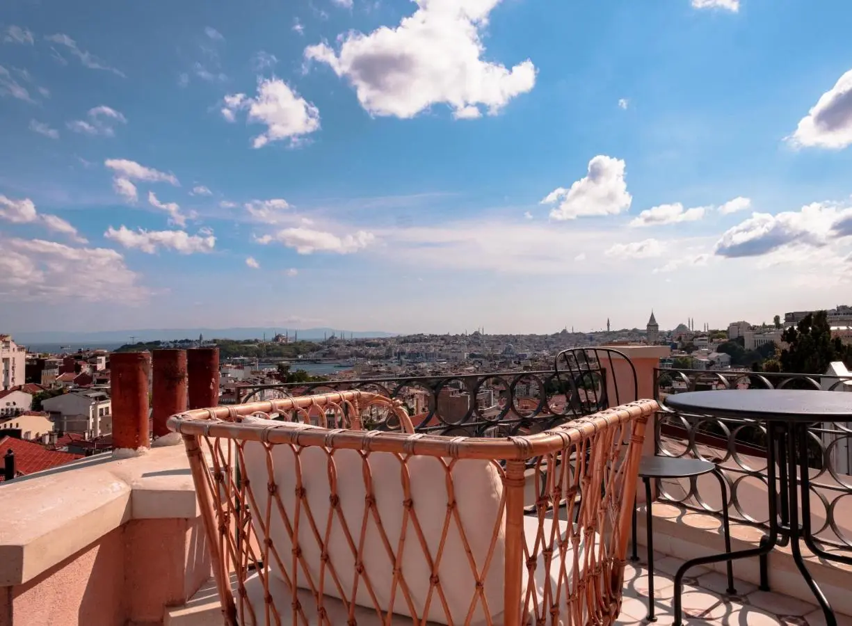 Homie Suites - Turna Residences in Cihangir