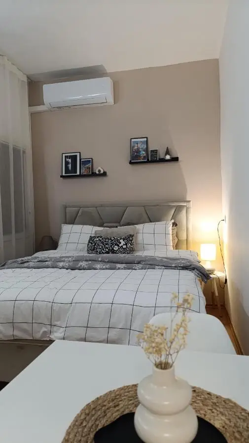 Apartment Mana