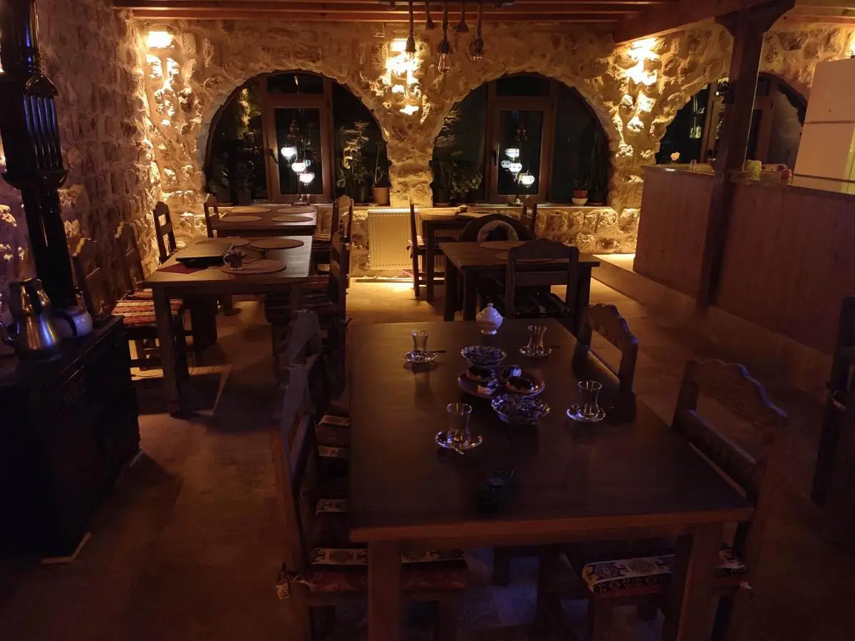 Euphoria Cave House
