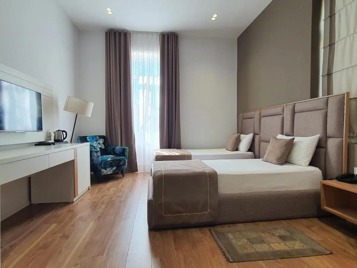 HEIRESS Hotel