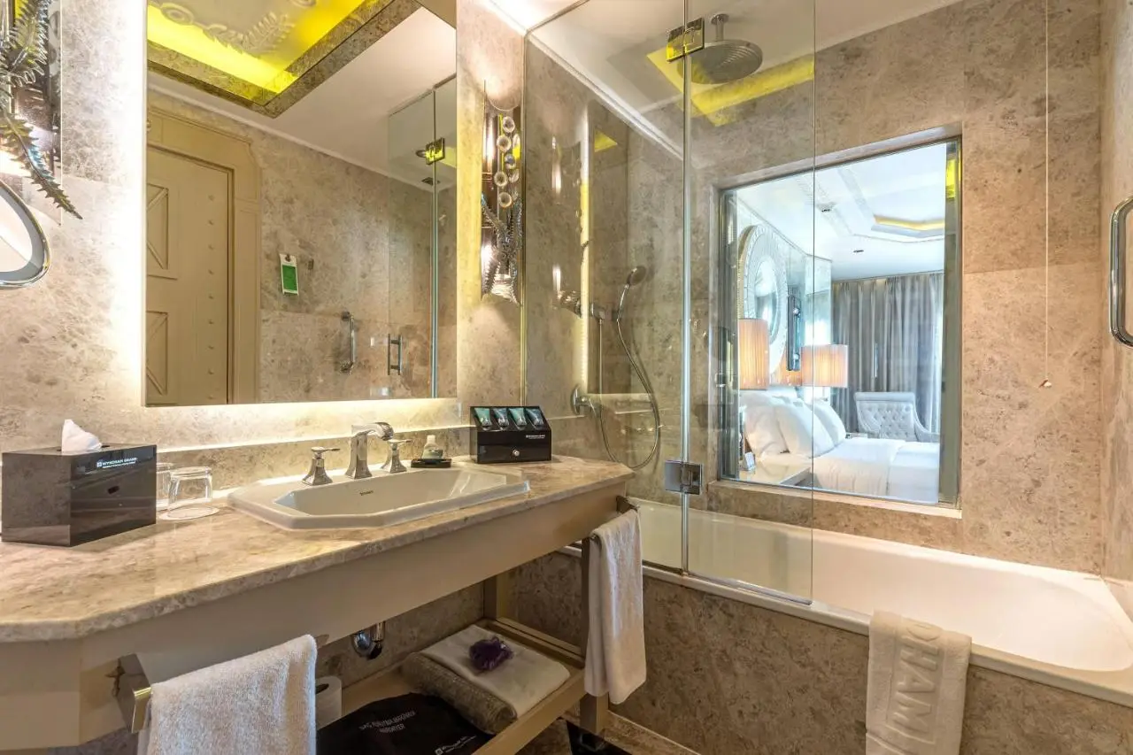Wyndham Grand Istanbul Kalamış Marina Hotel