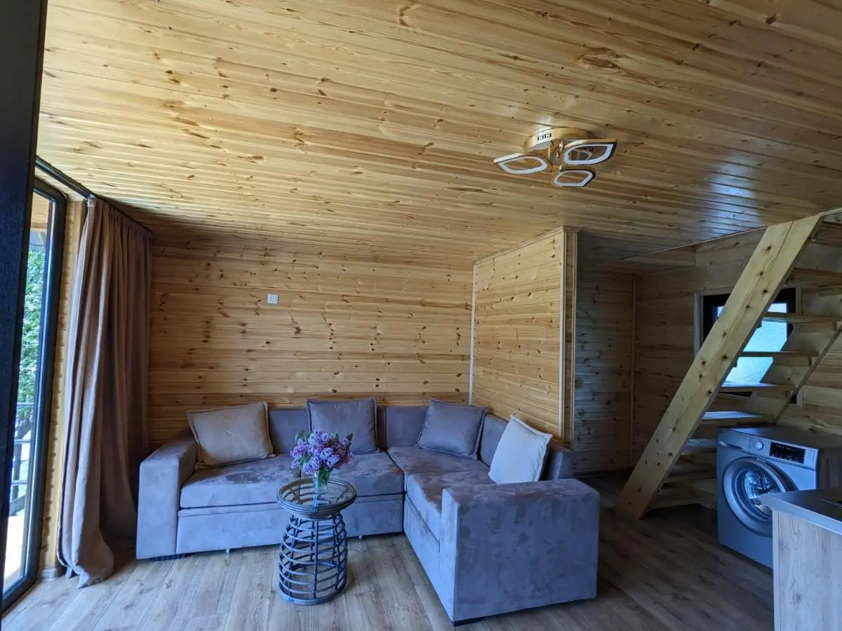 Cottage Caucasus
