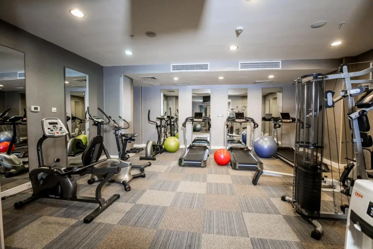 Parkside Hotel & Apartments