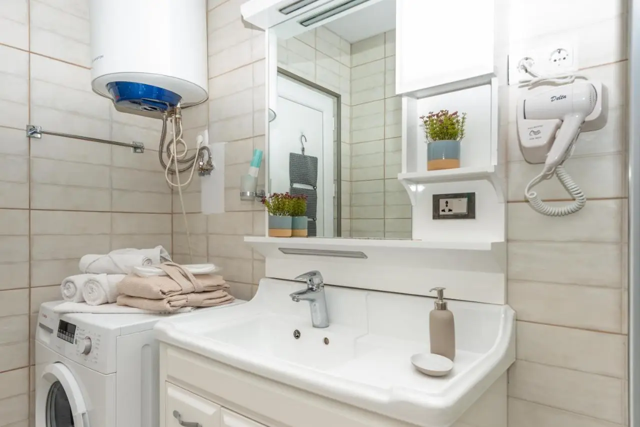 Sea Nirvana - Romantic Apartment with Sea View in Porta Batumi Tower