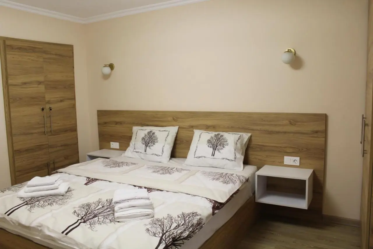 APARTMENT #27