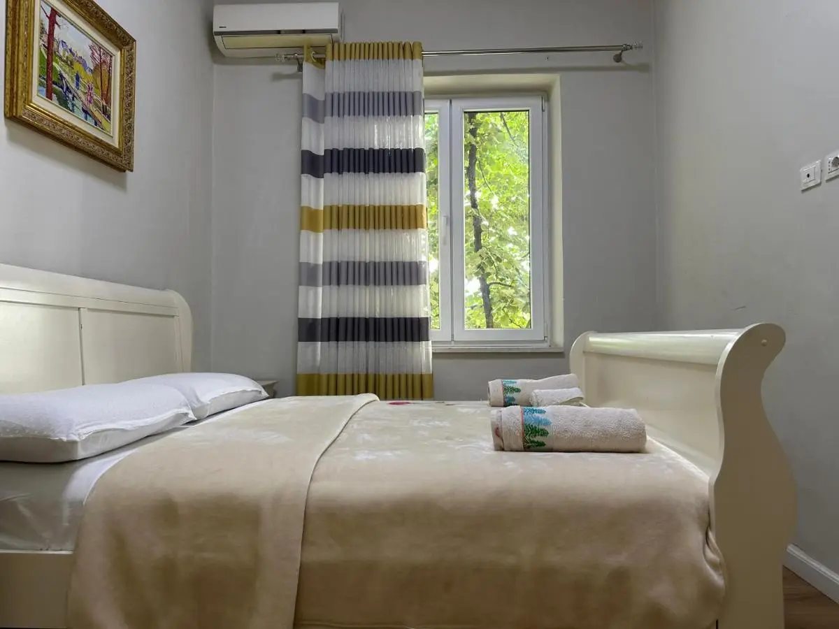 Kelly's Cozy Hideaway - Central Tirana