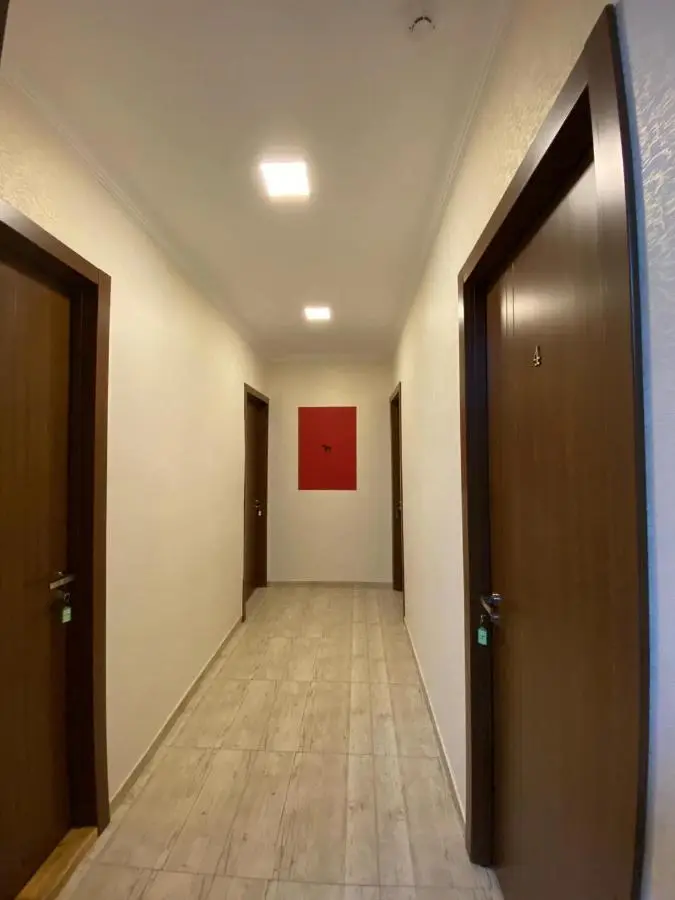 8 rooms