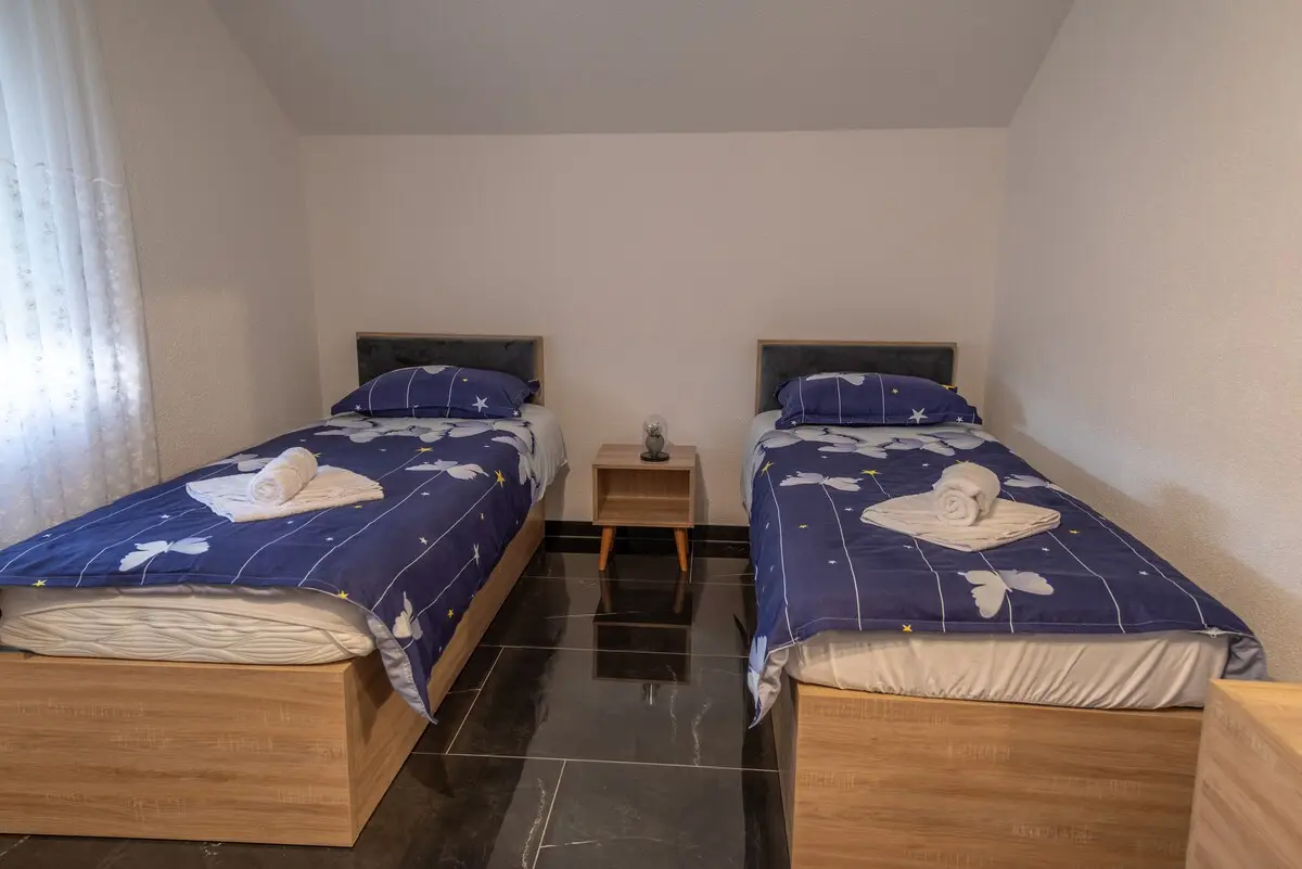 Beautiful 2BDR Nest near Una