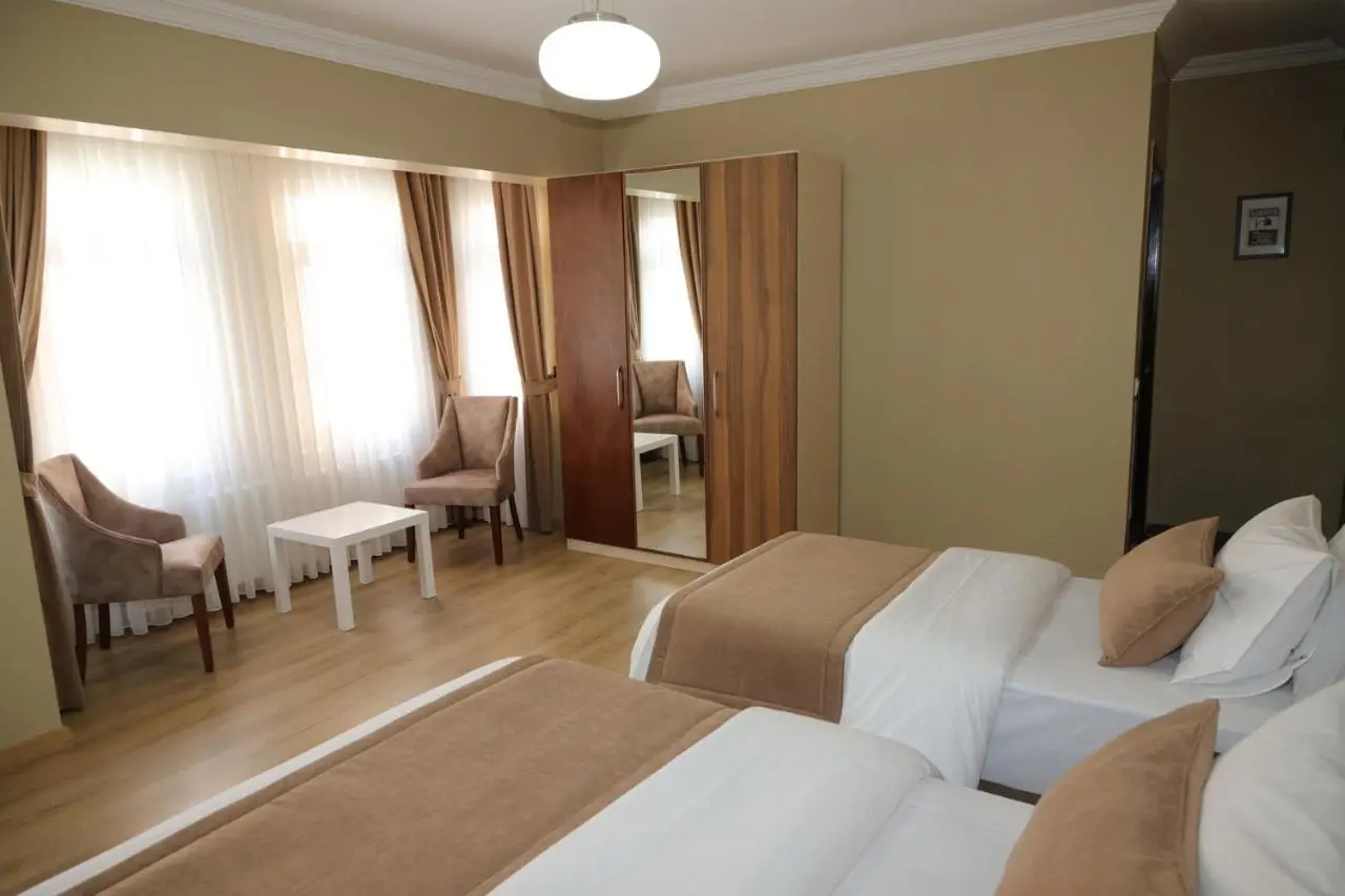 Ramparts Hotel