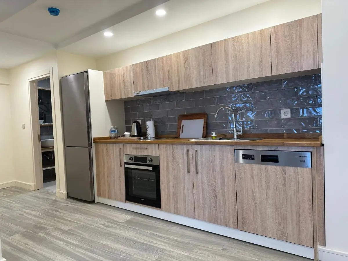 Roys Hotel & Suites