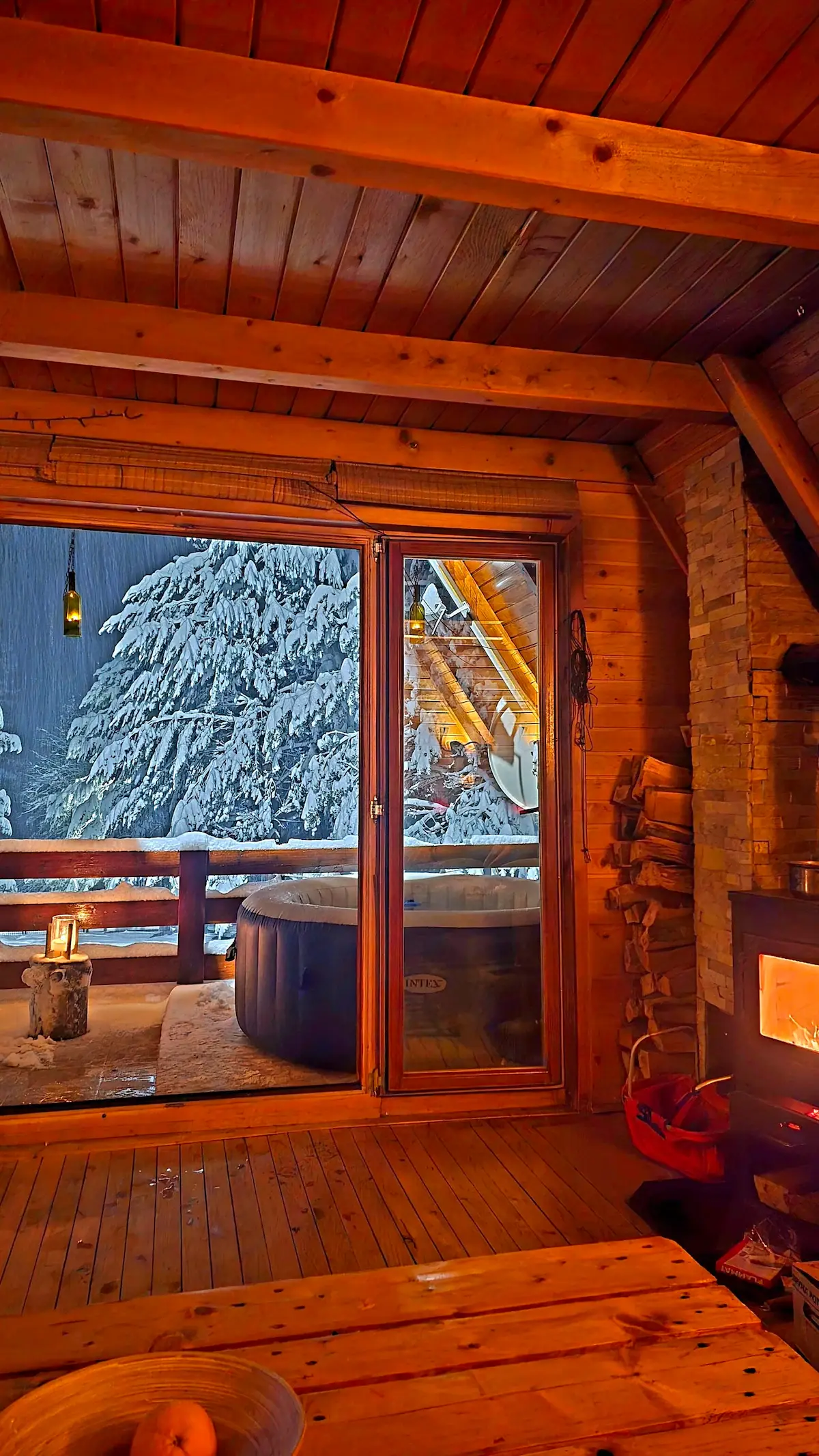 Cozy Forest Hut near Sarajevo with outdoor hot tub