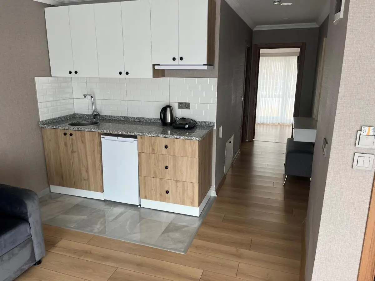 H&L Suites