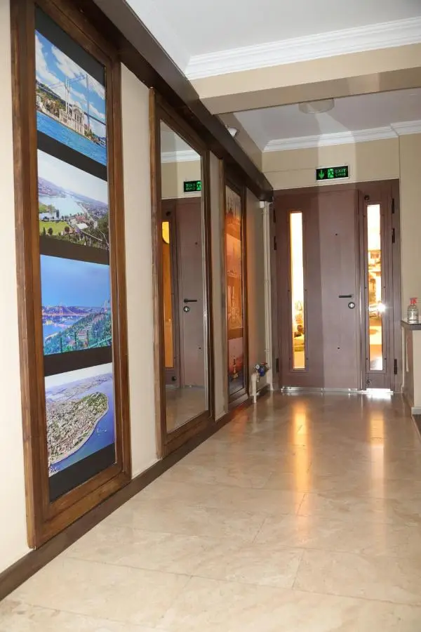 Ramparts Hotel