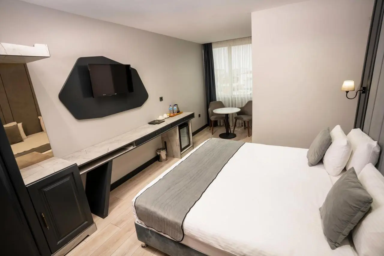 Express Plus Hotel