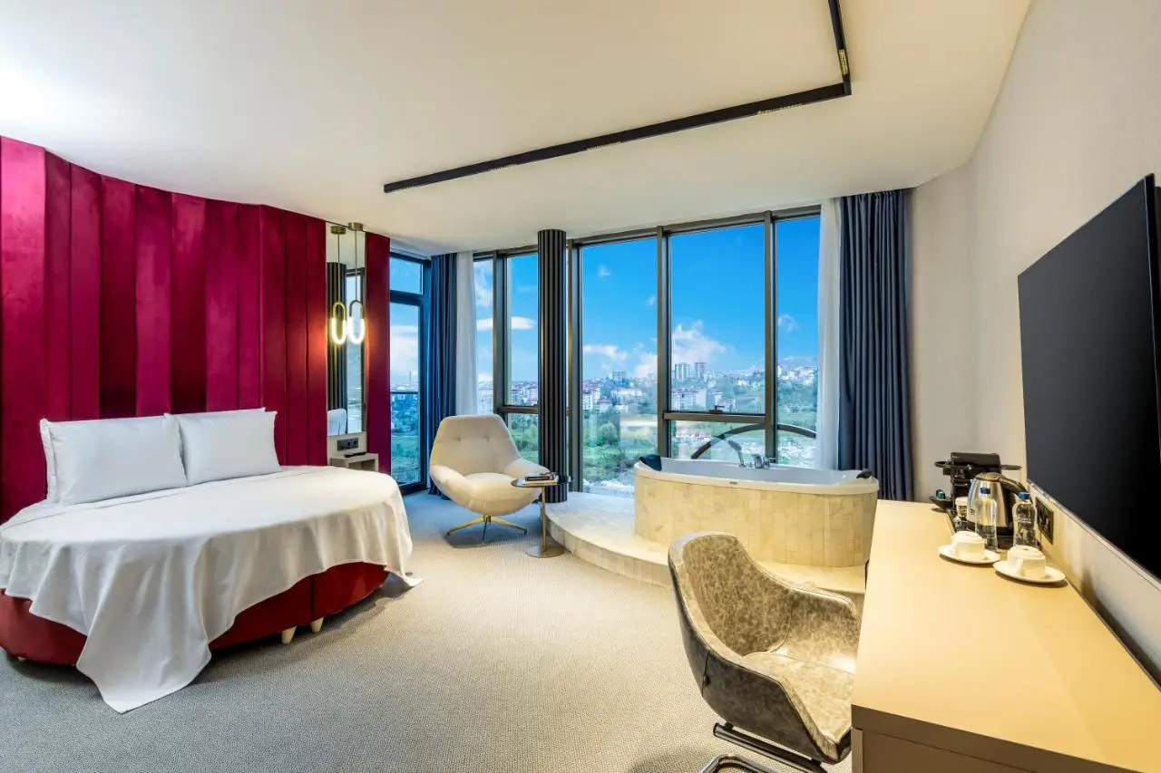 Rossi Luxury Hotel