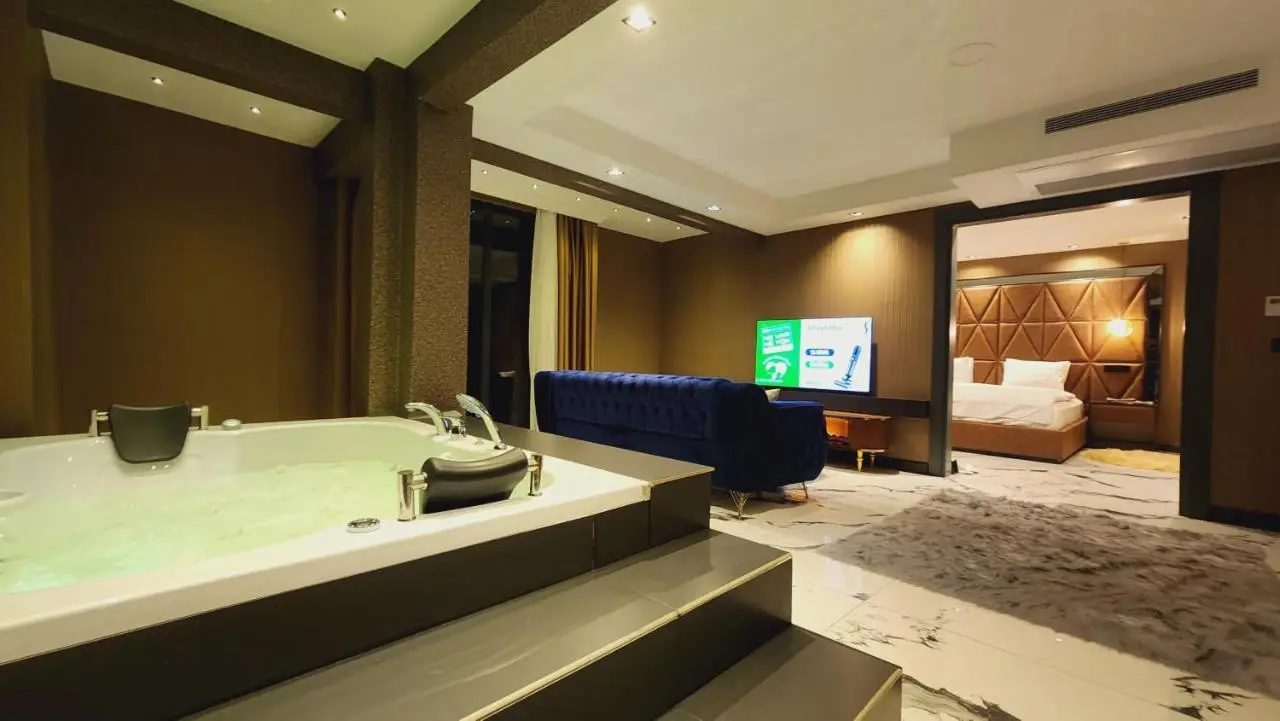 AYATOURE HOTEL