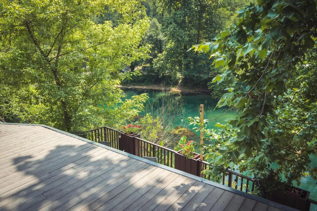 Hotel Tazz - River Front Oasis Collection