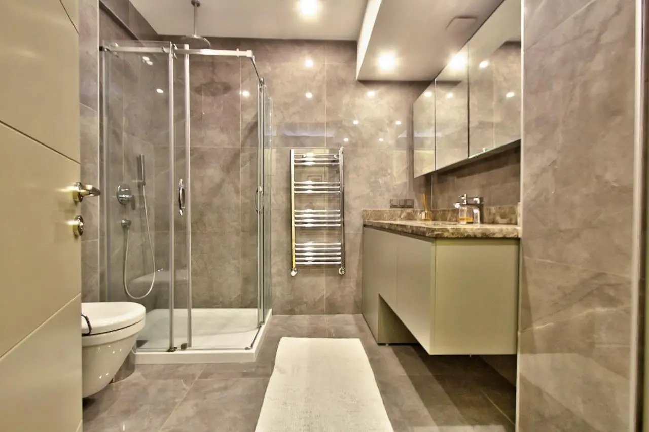 New Build with Modern Amenities and Balcony