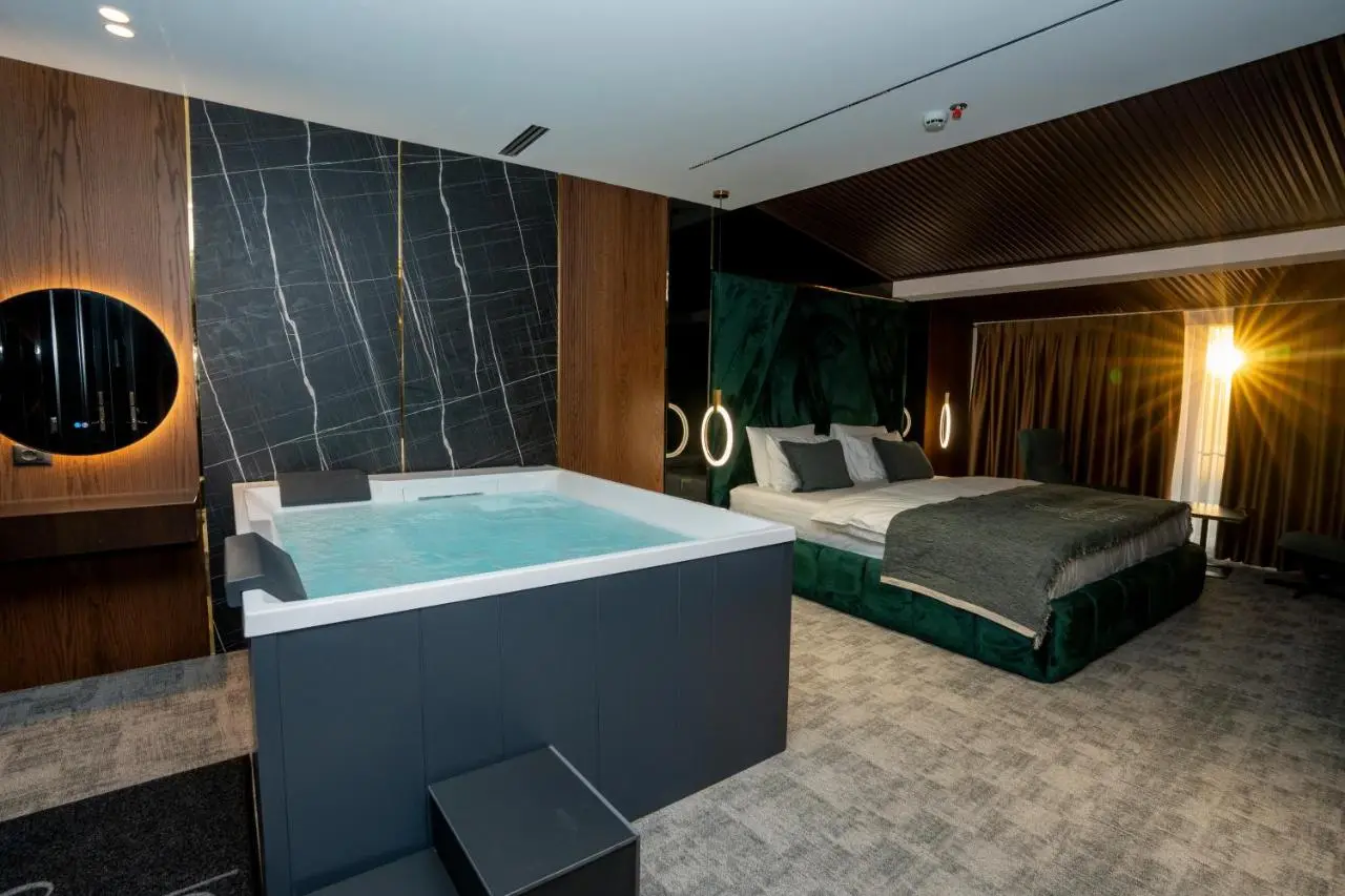 Hotel Consul