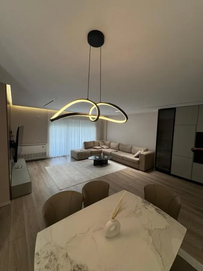Modern Lake Apartment Tirana - Quiet Stay near Liqeni i Thatë