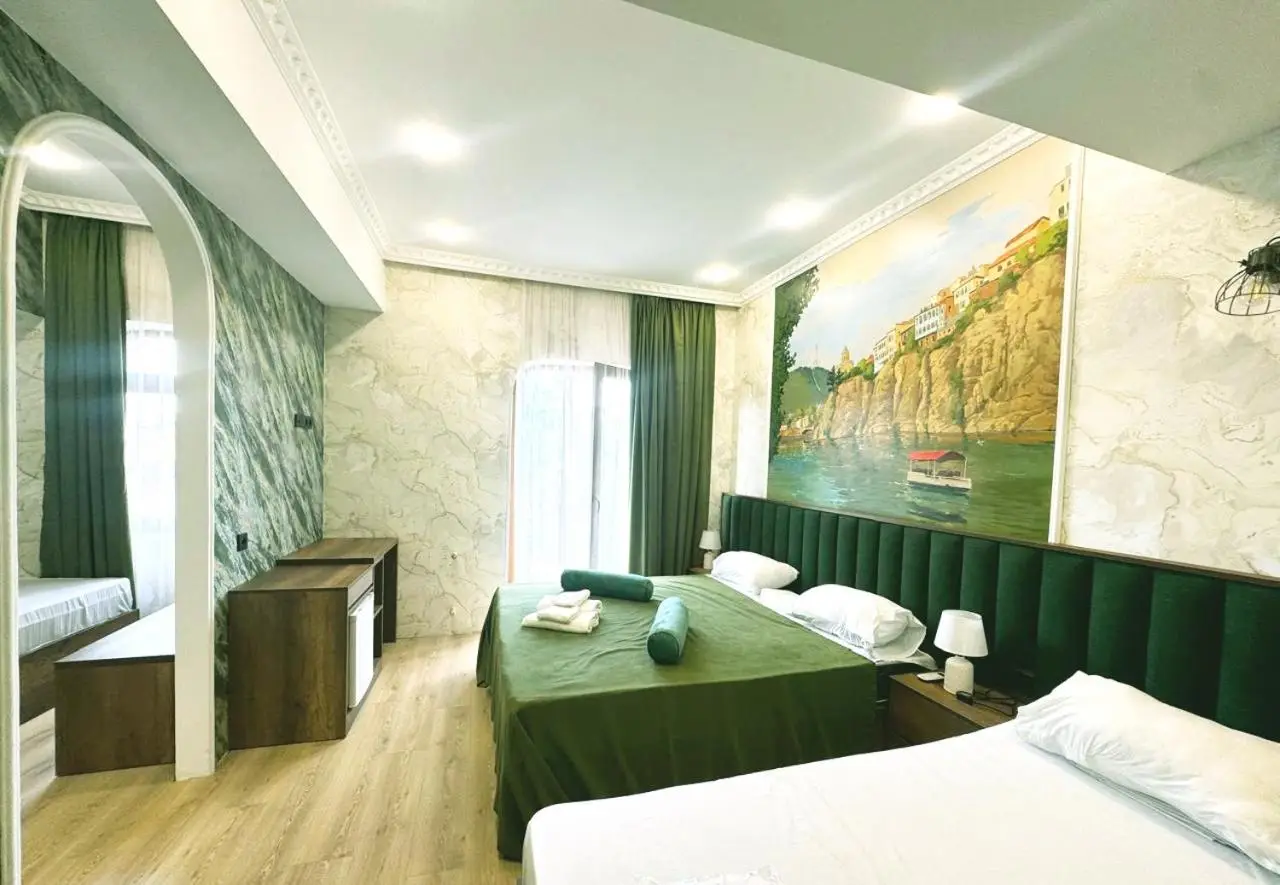7 Baits Hotel