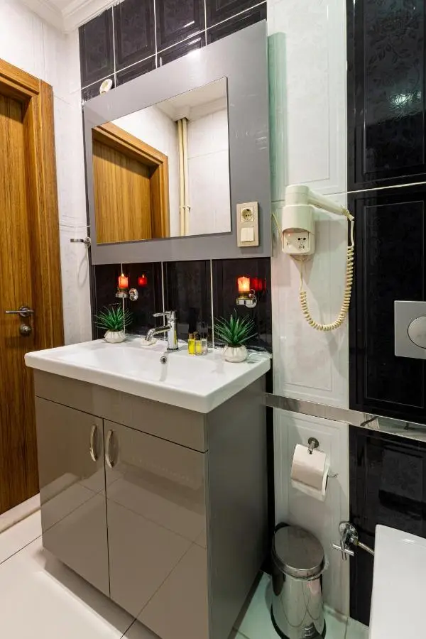 LINNGA HOTEL & SUITE