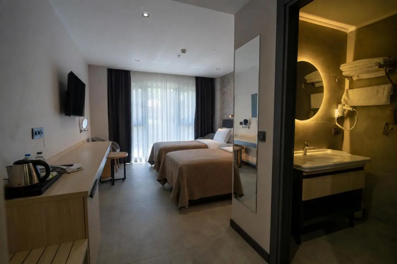 Demederon Hotel