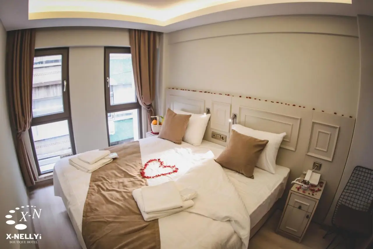 X-NELLYİ HOTEL