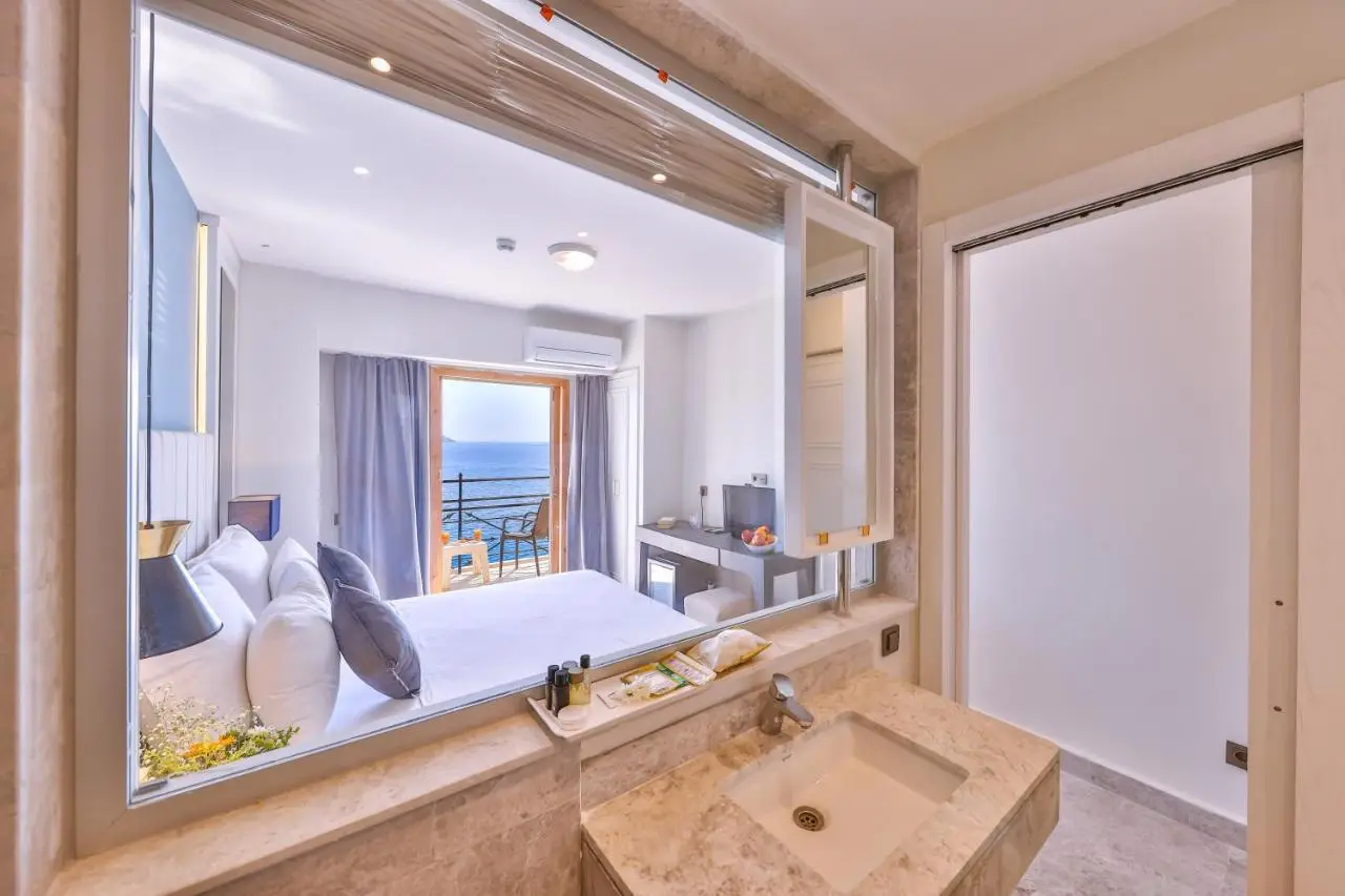 Hera Hotel